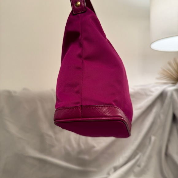 Ferragamo purple nylon zipped shoulder bag (authentic) - Picture 8 of 11